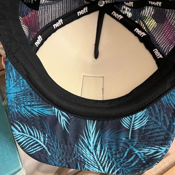 Men’s Neff 16 Island Outlaw SnapBack hat. - Picture 3 of 4